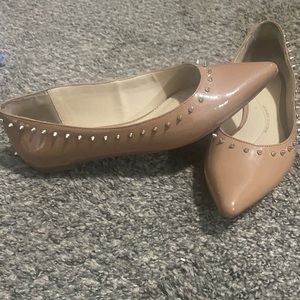 Size 9 women’s pointed flats. Stylish